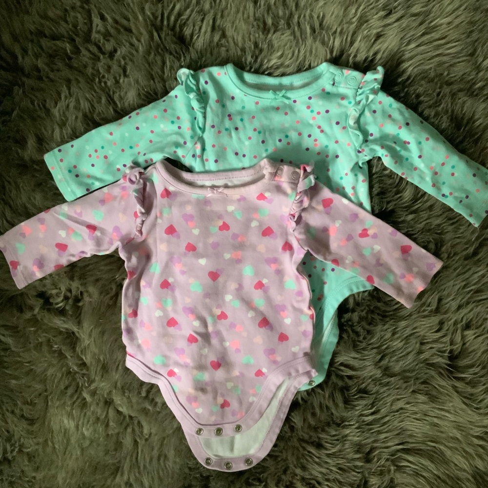 2pc bundle: long sleeve baby bodysuits